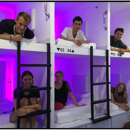 Capsule Hostel Old Batavia Джакарта Екстериор снимка