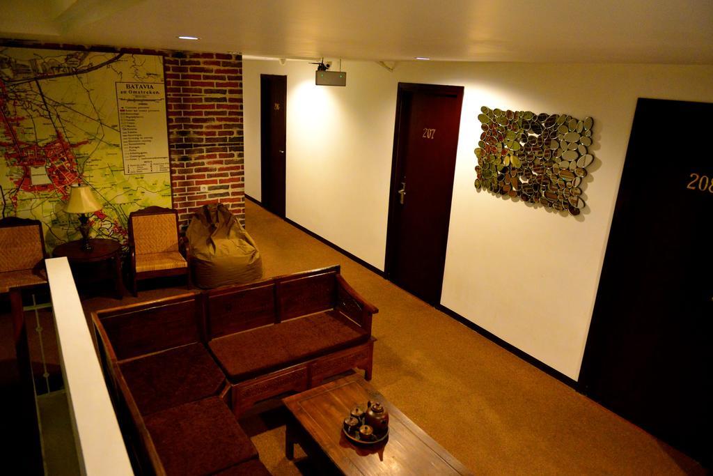 Capsule Hostel Old Batavia Джакарта Екстериор снимка