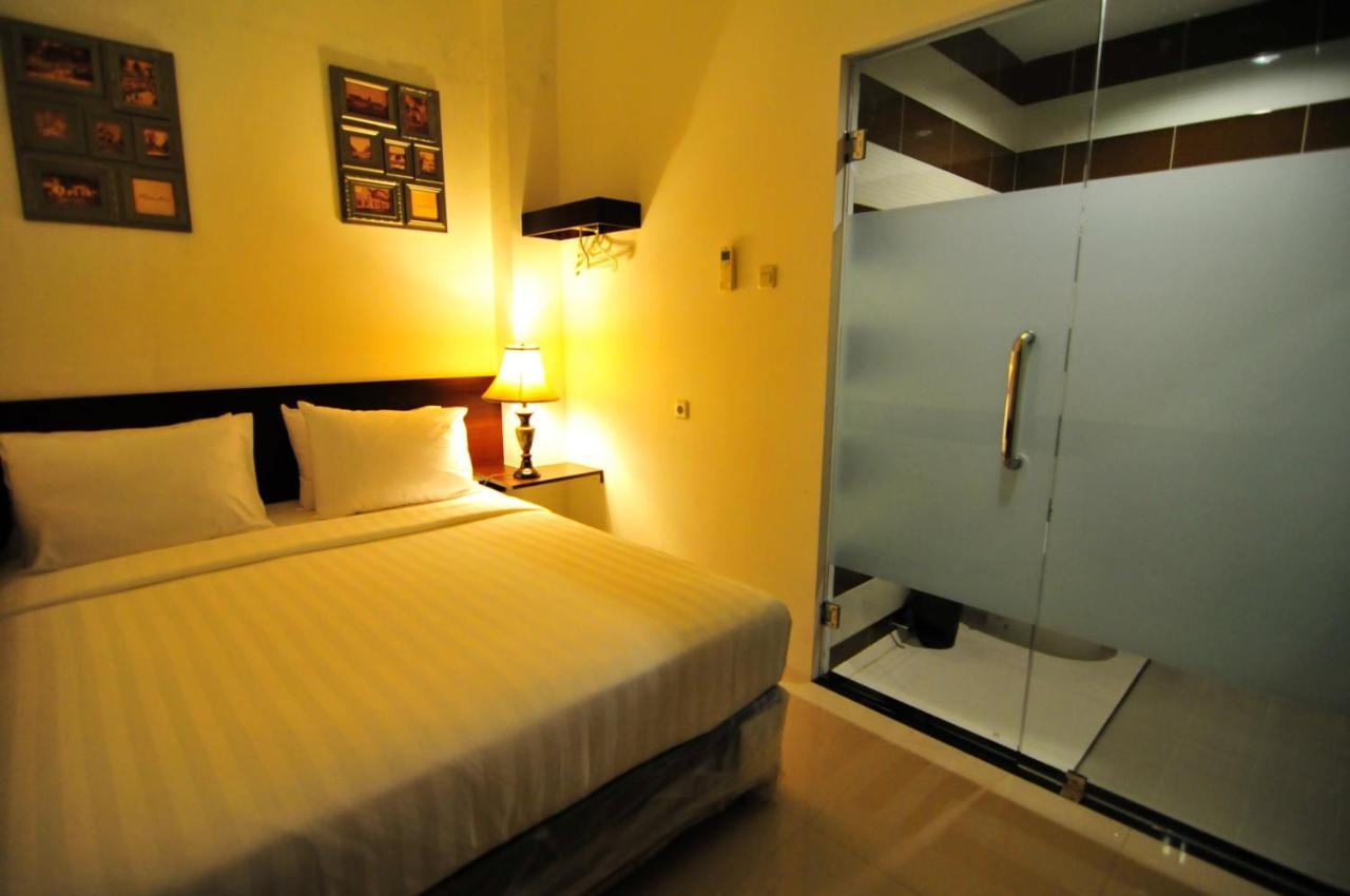 Capsule Hostel Old Batavia Джакарта Екстериор снимка