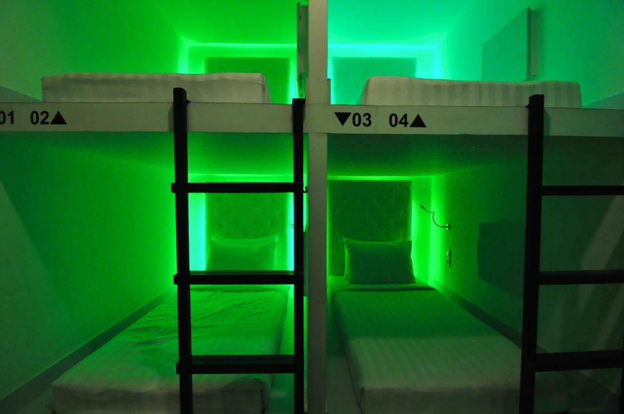 Capsule Hostel Old Batavia Джакарта Екстериор снимка